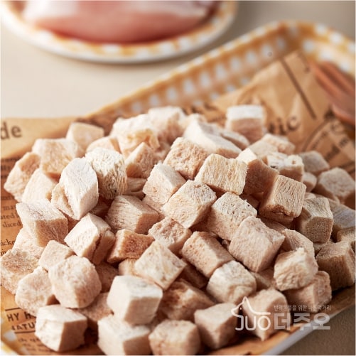 [더주오] 짐승 용량 동결건조 닭가슴살 트릿 (250g) 칭찬 보상 간식 한입에 쏙 썸네일 3
